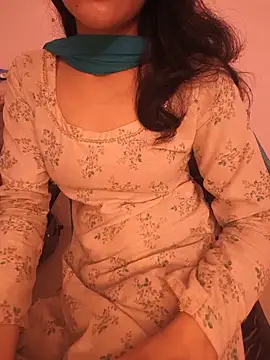 Snapshot of zoya_baby_ chatting on 06.06.26 zoya baby online show from 06.06.26