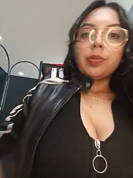 JENNIFER  03 online show from 07.24.26