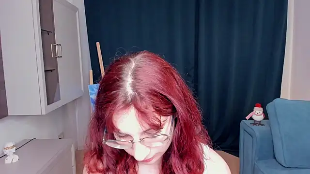 Snapshot of ElaNaecker chatting on 05.18.26 ElaNaecker online show from 05.18.26
