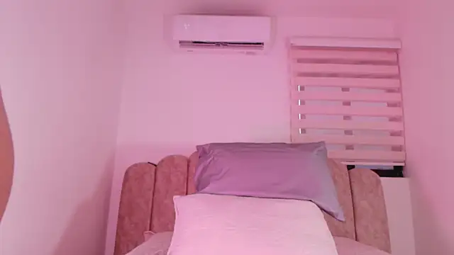 Malaia thompson  online show from 06.04.26