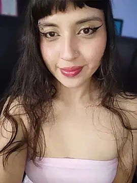Snapshot of Lubnna chatting on 07.25.26 Lubnna online show from 07.25.26