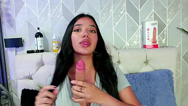 Snapshot of Zaira_bonny chatting on 07.08.26 Zaira bonny online show from 07.08.26