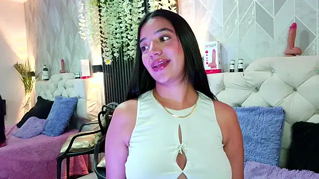 Snapshot of Zaira_bonny chatting on 07.16.26 Zaira bonny online show from 07.16.26