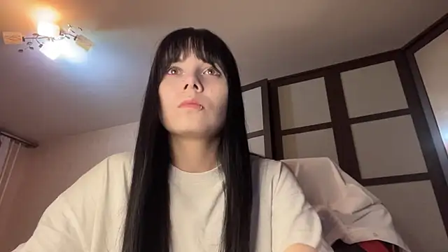 Snapshot of gothicq chatting on 05.18.26 gothicq online show from 05.18.26