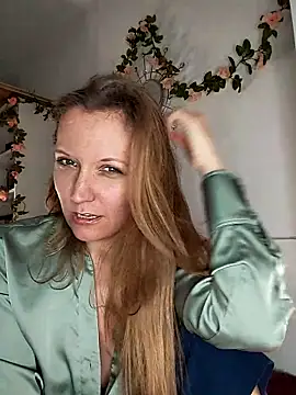 Snapshot of Candy_Cougar chatting on 05.11.26 Candy Cougar online show from 05.11.26