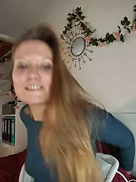 Snapshot of Candy_Cougar chatting on 05.17.26 Candy Cougar online show from 05.17.26
