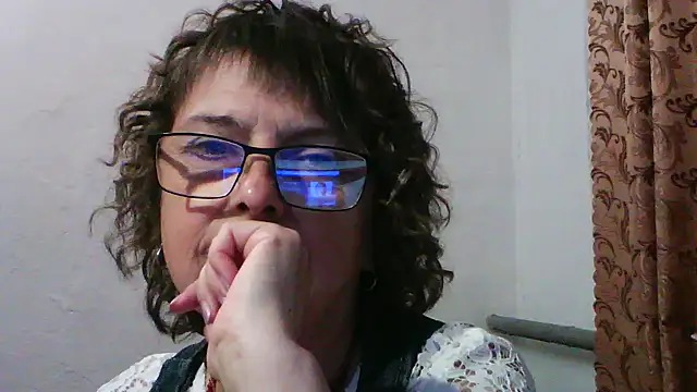 Snapshot of ElizabethGorden chatting on 06.02.26 ElizabethGorden online show from 06.02.26