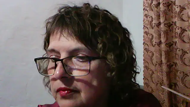 Snapshot of ElizabethGorden chatting on 06.11.26 ElizabethGorden online show from 06.11.26