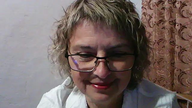 Snapshot of ElizabethGorden chatting on 06.17.26 ElizabethGorden online show from 06.17.26