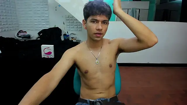 Erick hot12 online show from 05.04.26