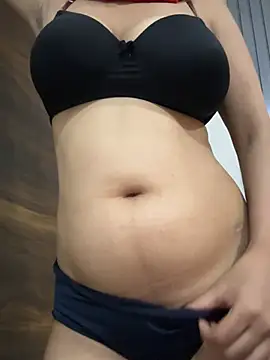 Snapshot of hot_avni chatting on 07.16.26 hot avni online show from 07.16.26