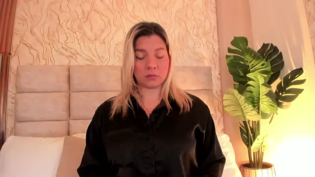 GinaSalanne online show from 06.27.26