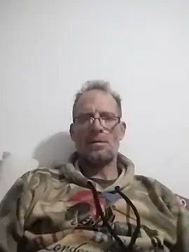 Snapshot of CulturedBus909 chatting on 07.12.26 CulturedBus909 online show from 07.12.26