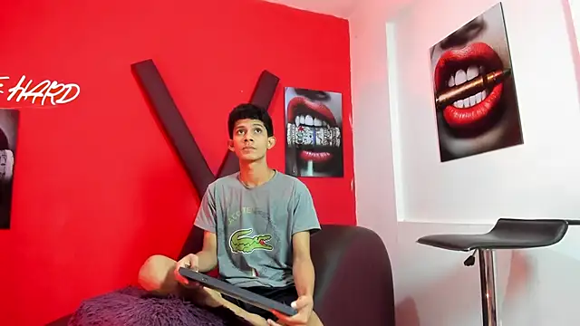 TWINKS BOYSX online show from 06.17.26