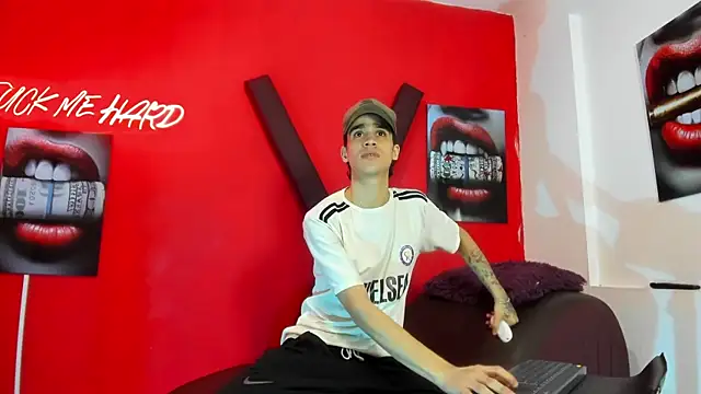 TWINKS BOYSX online show from 06.18.26
