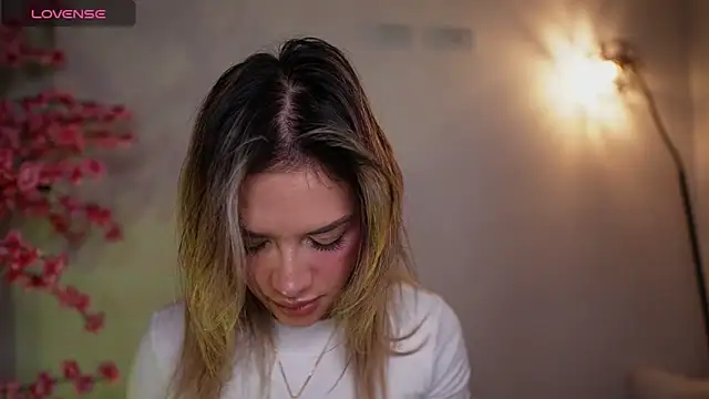 Snapshot of R4-V3N chatting on 01.14.25 R4-V3N online show from 01.14.25