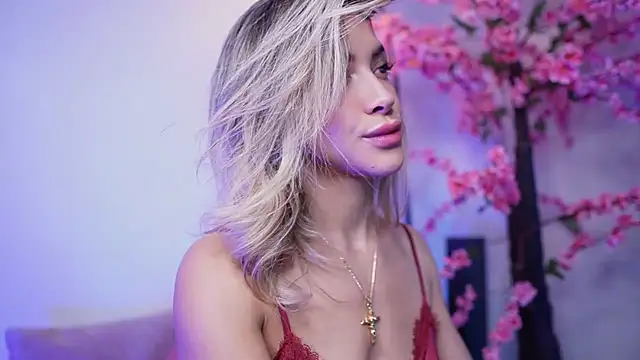 Snapshot of R4-V3N chatting on 01.18.25 R4-V3N online show from 01.18.25