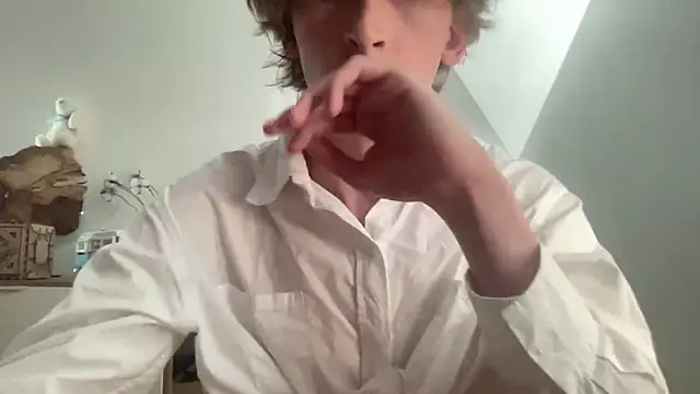 yourfemb0y online show from 05.05.26