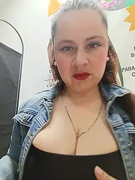 Snapshot of VANESSA__28 chatting on 05.30.26 VANESSA 28 online show from 05.30.26