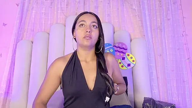 Hollyyqueen  online show from 06.23.26