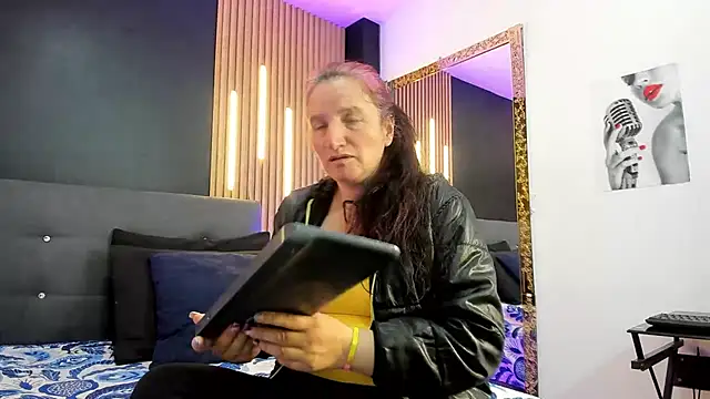 CloeMature online show from 08.05.26