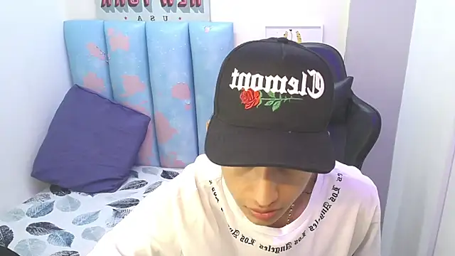 liam play online show from 05.15.26