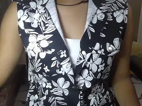 Snapshot of Maanvi_Gill chatting on 05.11.26 Maanvi Gill online show from 05.11.26