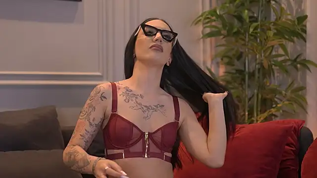 KyraReign online show from 05.19.26
