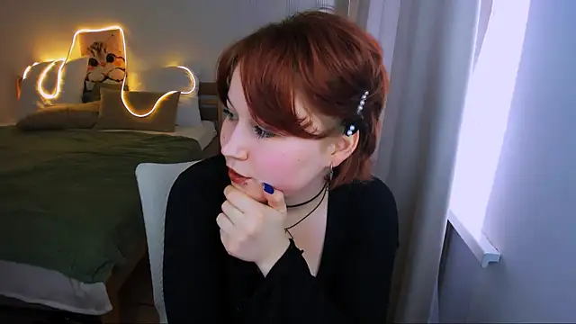 Snapshot of MiaLacrice chatting on 06.27.26 MiaLacrice online show from 06.27.26