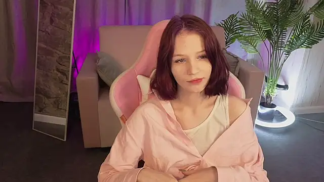 Snapshot of AliceJohansone chatting on 05.30.26 AliceJohansone online show from 05.30.26