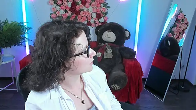 Snapshot of AureliaGleam chatting on 05.09.26 AureliaGleam online show from 05.09.26