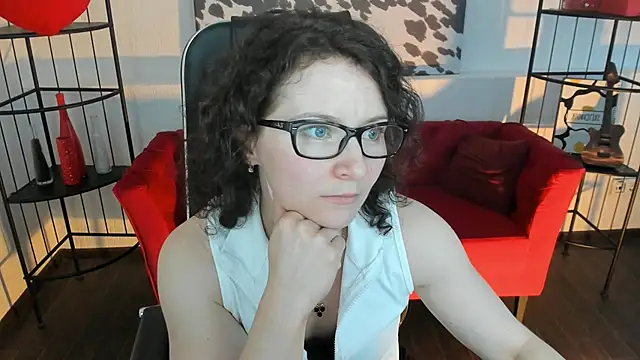 Snapshot of AureliaGleam chatting on 05.10.26 AureliaGleam online show from 05.10.26