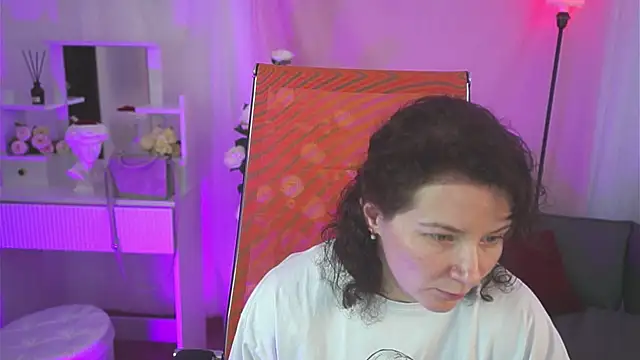 Snapshot of AureliaGleam chatting on 05.16.26 AureliaGleam online show from 05.16.26