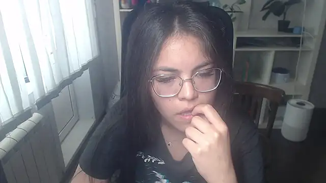 Snapshot of Anda_here chatting on 06.18.26 Anda here online show from 06.18.26