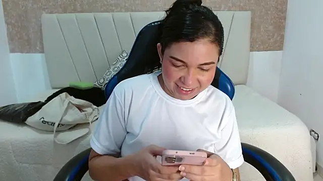 Snapshot of AliceSmity__ chatting on 07.15.26 AliceSmity online show from 07.15.26