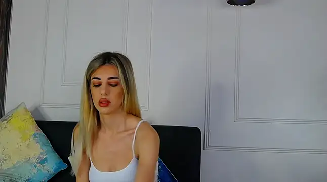 Snapshot of IvyLustt chatting on 06.25.26 IvyLustt online show from 06.25.26