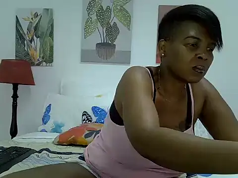 Snapshot of BlackBeautyJuXx chatting on 06.08.26 BlackBeautyJuXx online show from 06.08.26