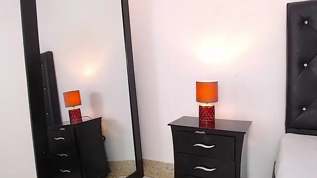 MidnightBella  online show from 06.01.26