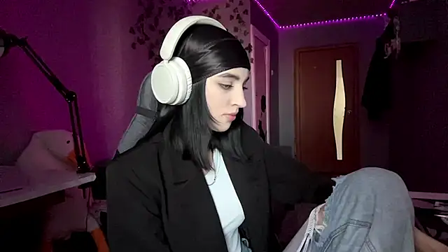 NightFoxxx online show from 06.04.26
