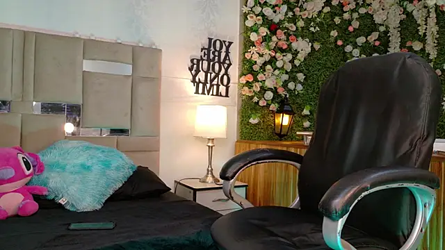 KarolFoxxi   online show from 07.12.26