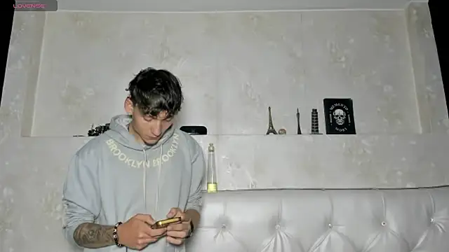ESTEFAN HILLS online show from 06.02.26