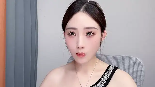  222Mia online show from 06.24.26