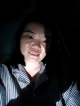 Snapshot of -Trici- chatting on 05.22.26 -Trici- online show from 05.22.26