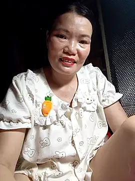 Snapshot of -Trici- chatting on 06.15.26 -Trici- online show from 06.15.26