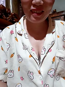 Snapshot of -Trici- chatting on 06.17.26 -Trici- online show from 06.17.26