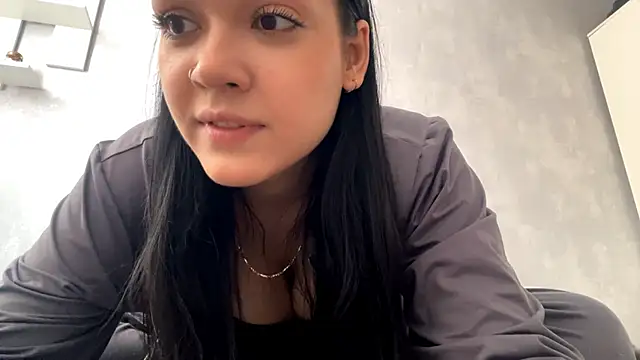 Snapshot of AiEsquer chatting on 05.26.26 AiEsquer online show from 05.26.26