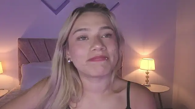 Snapshot of SolMoretti chatting on 06.26.26 SolMoretti online show from 06.26.26
