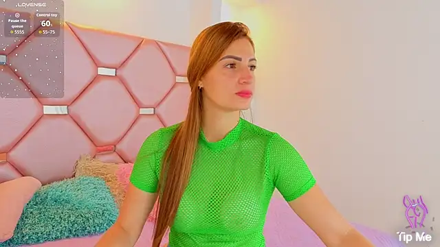 Juliia cruz  online show from 05.18.26