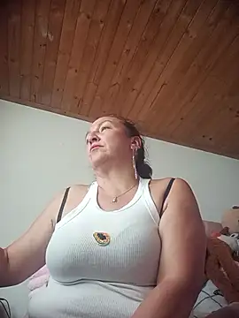 Snapshot of dangerous_milf chatting on 06.30.26 dangerous milf online show from 06.30.26