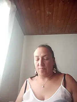 Snapshot of dangerous_milf chatting on 07.21.26 dangerous milf online show from 07.21.26